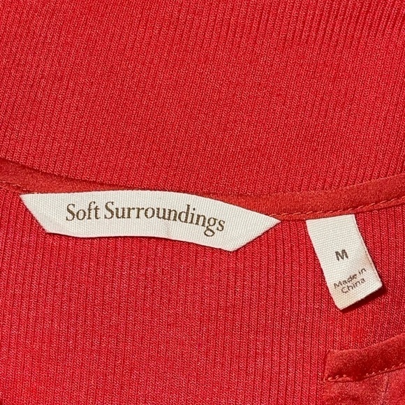 Soft Surroundings Women's Top Size M Red Long Sleeve V Neck Comfort Hi Low Hem - Picture 7 of 8